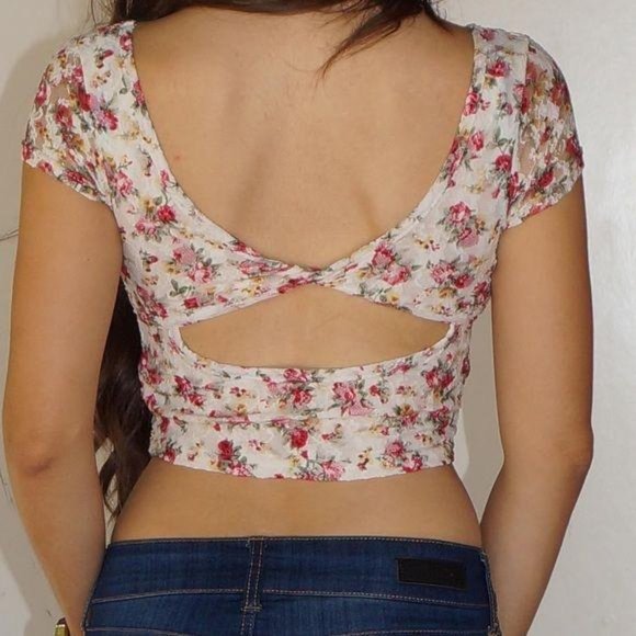 Floral Lace Crop Top FT. Open Back Short Sleeve Scoop Neckline Small - Picture 3 of 3